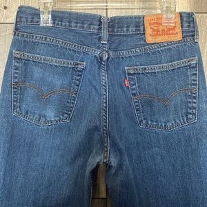 Levi’s Men’s 514. 33X32. Great condition.